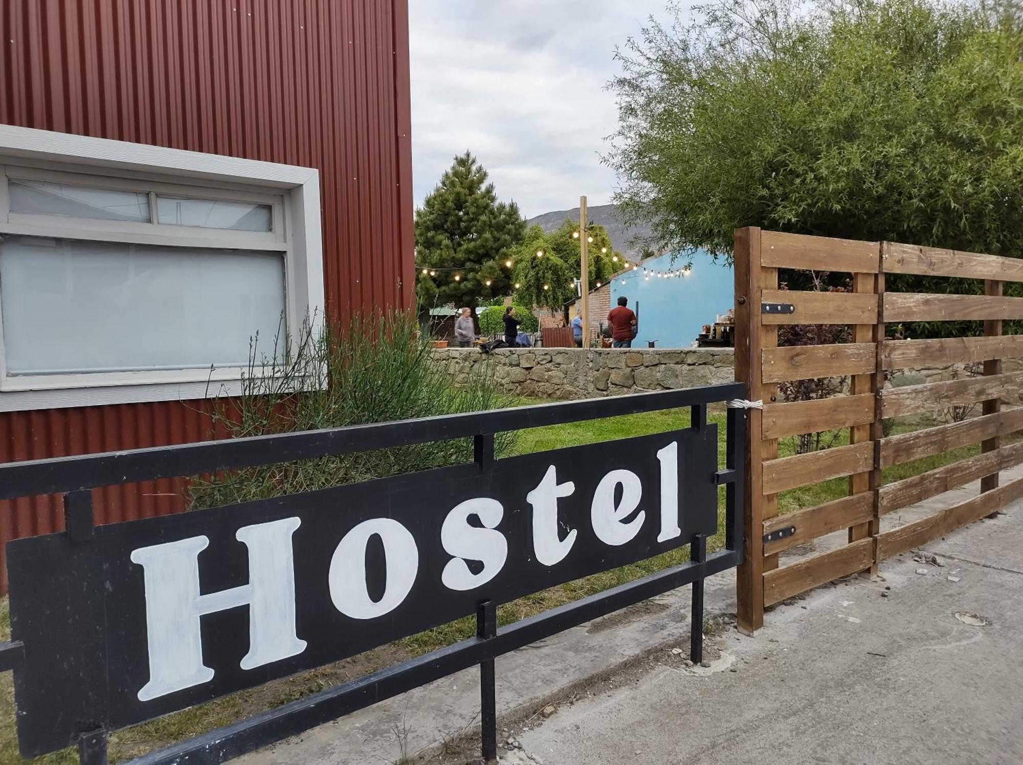 Hostel Yatel El Calafate Esterno foto